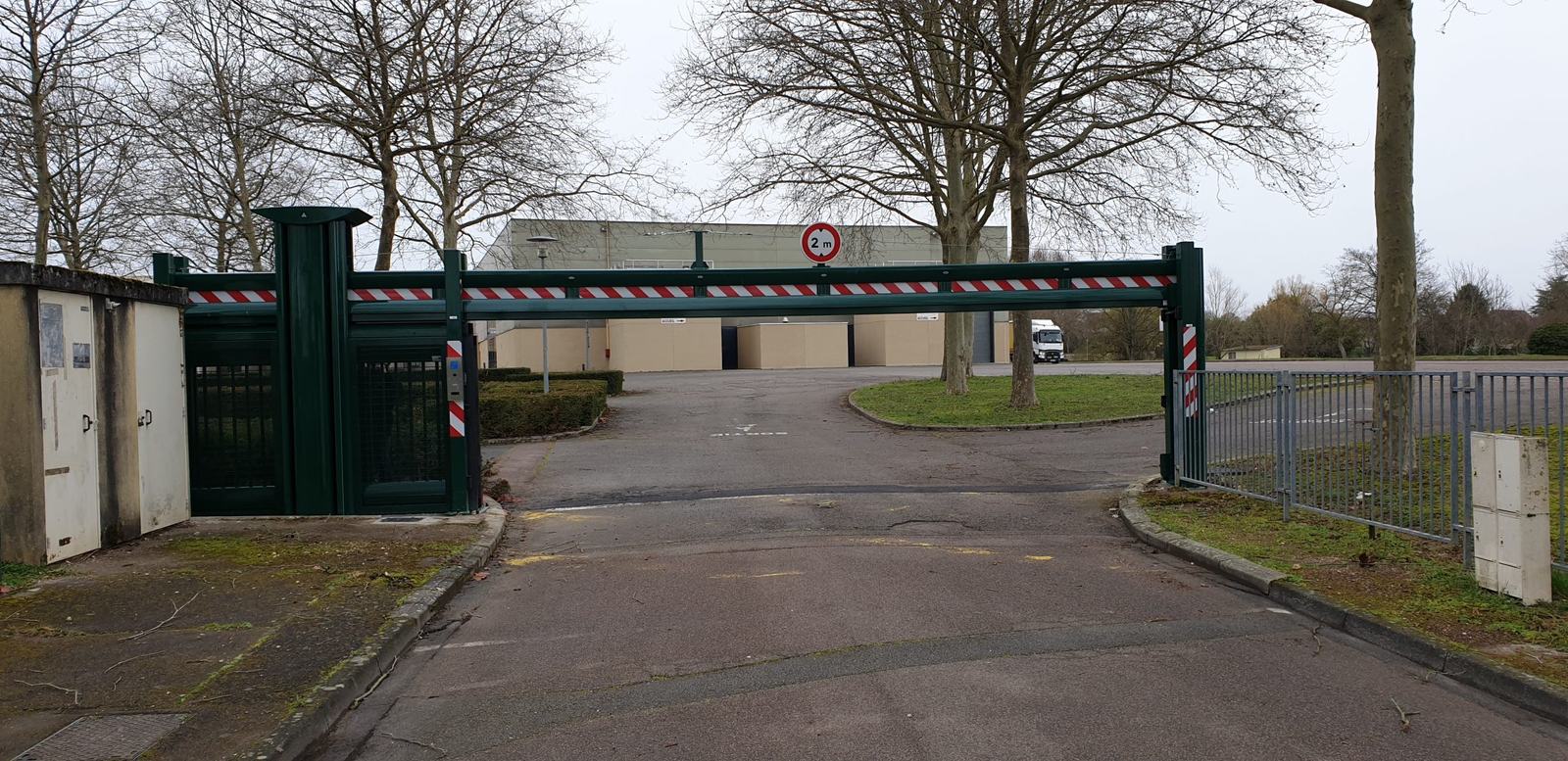 Portail industriel à ouverture battante, JCD Services