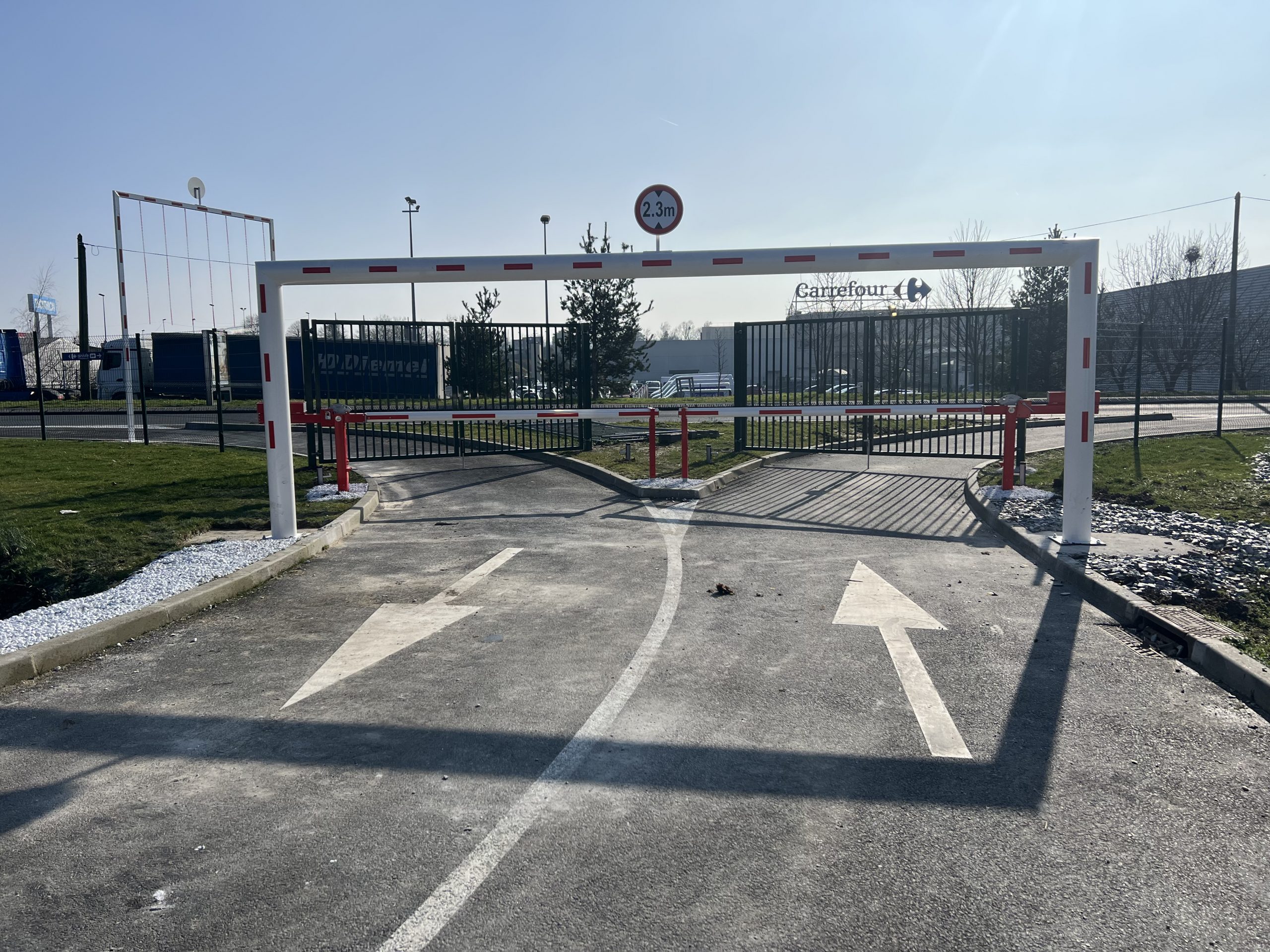 portique-securite-carrefour