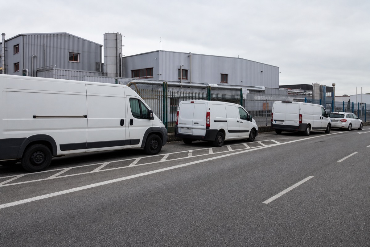 Stationnement sauvage et occupation sur site industriel, JCD Services