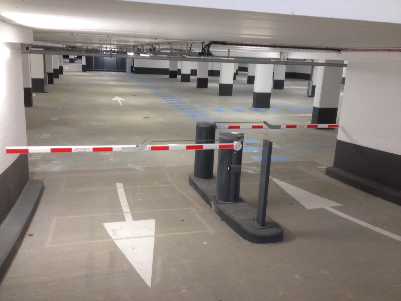 Barrière levante d'un parking souterrain, JCD Services
