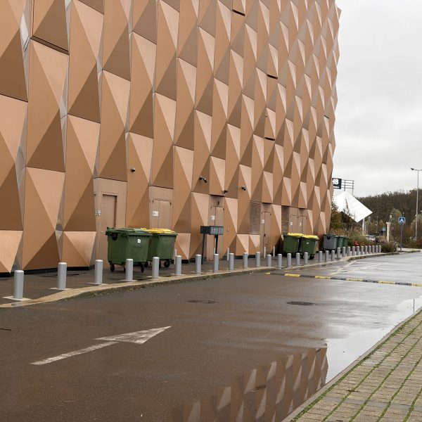 Bornes Fixes en Acier et en Béton - JCD Services