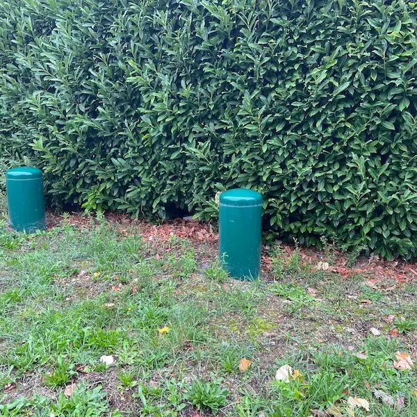 Bornes fixe acier et béton - JCD Services