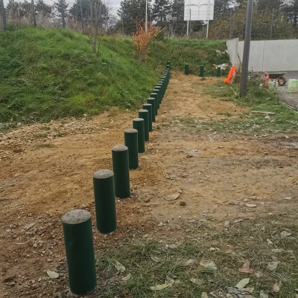 Bornes fixe acier et béton - JCD Services